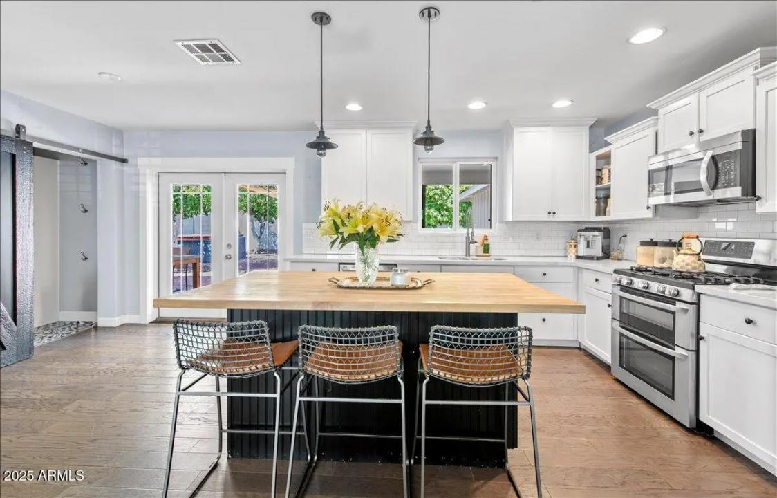 Real Estate Picture 5