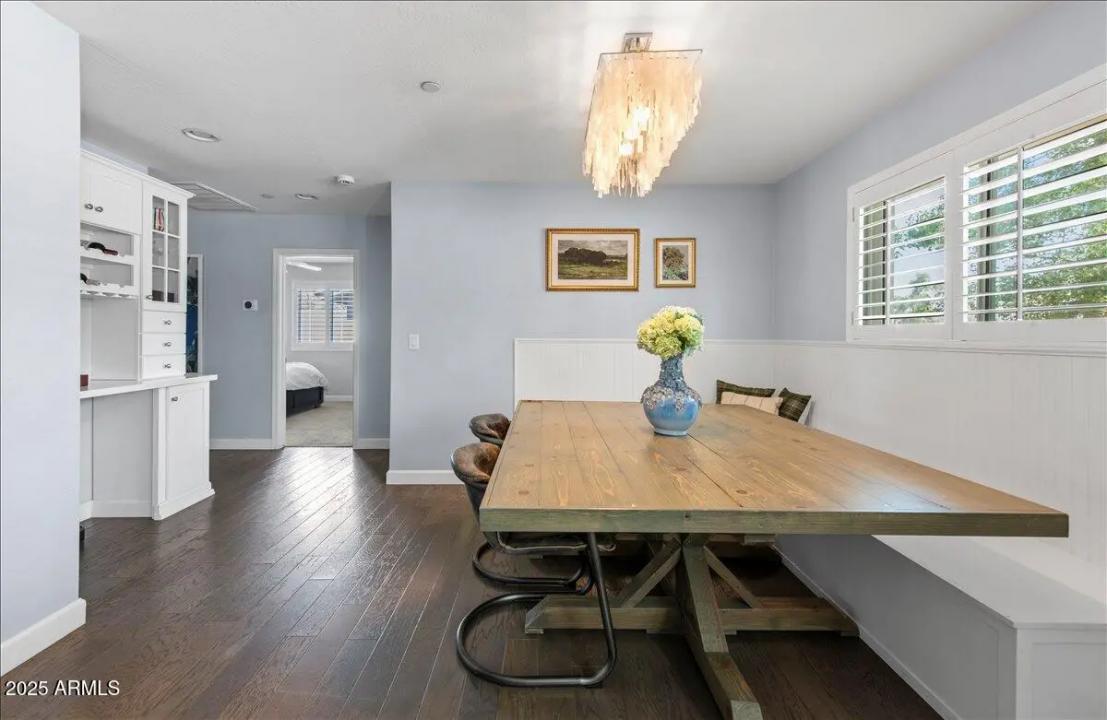 Real Estate Picture 8