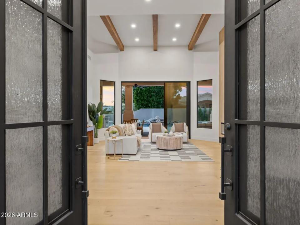 Real Estate Picture 17