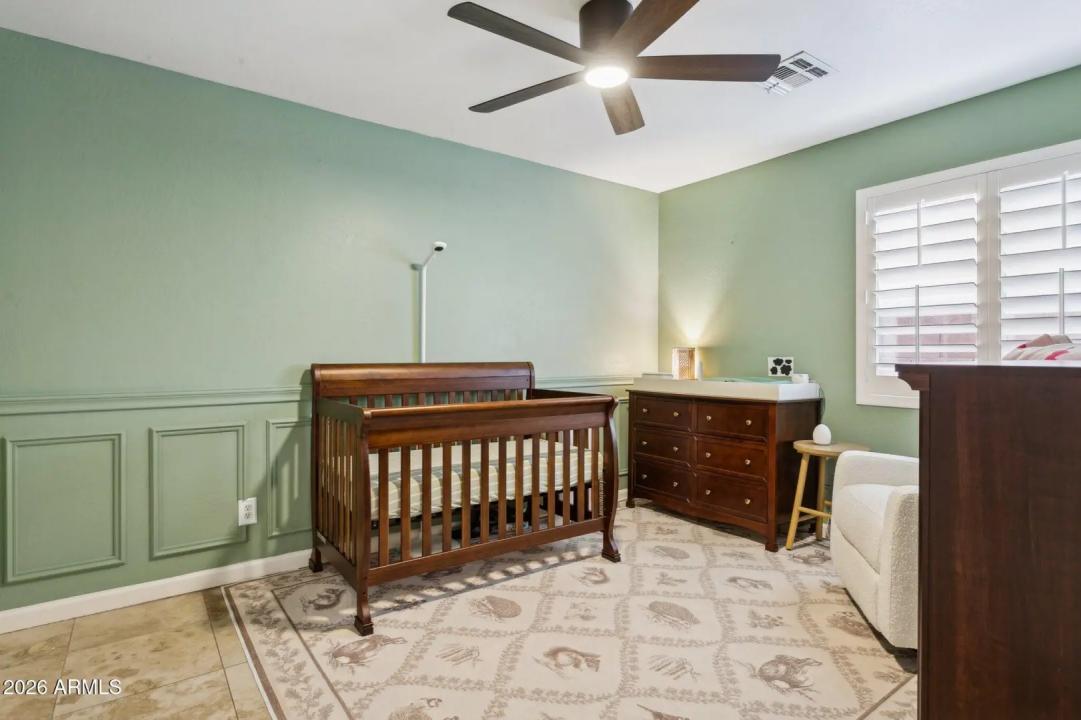 Real Estate Picture 23