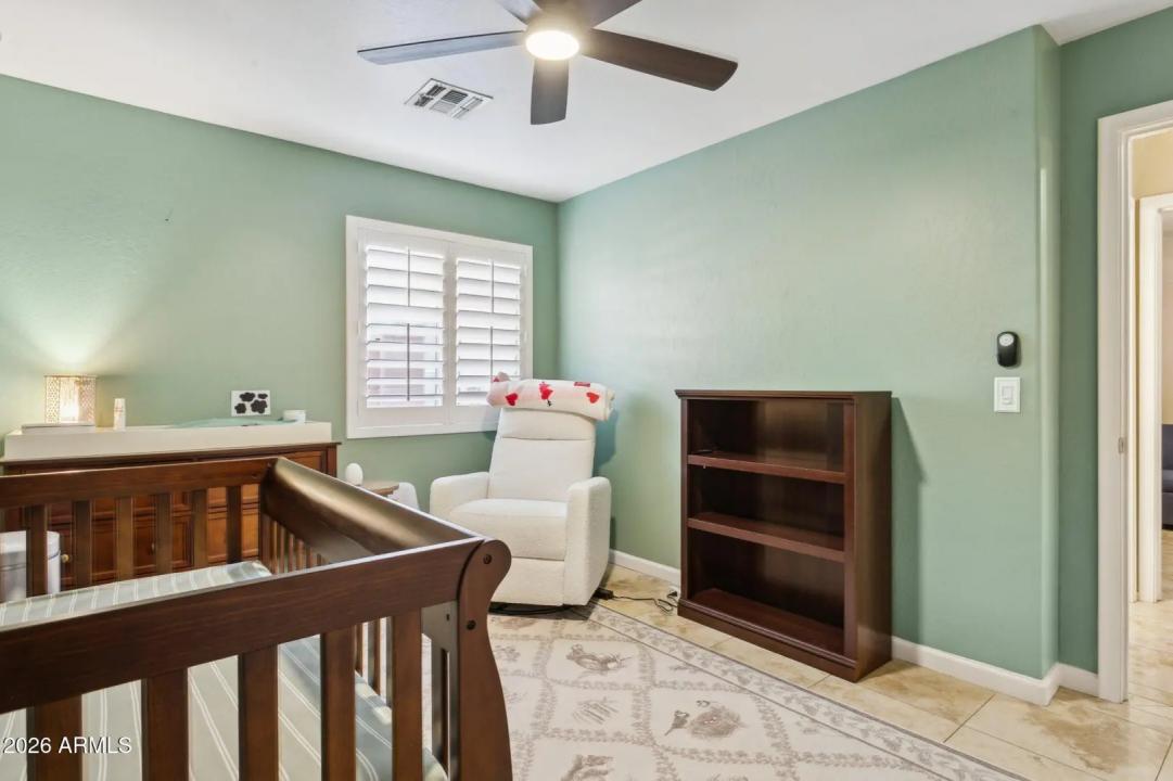 Real Estate Picture 24