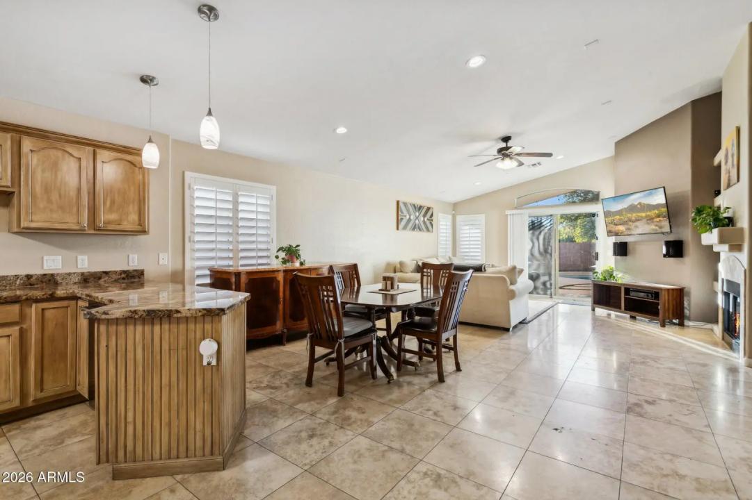 Real Estate Picture 5