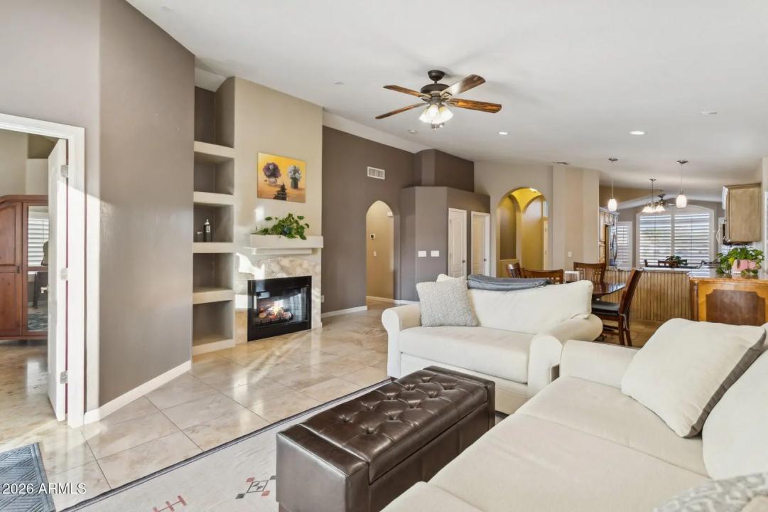 Real Estate Picture 8