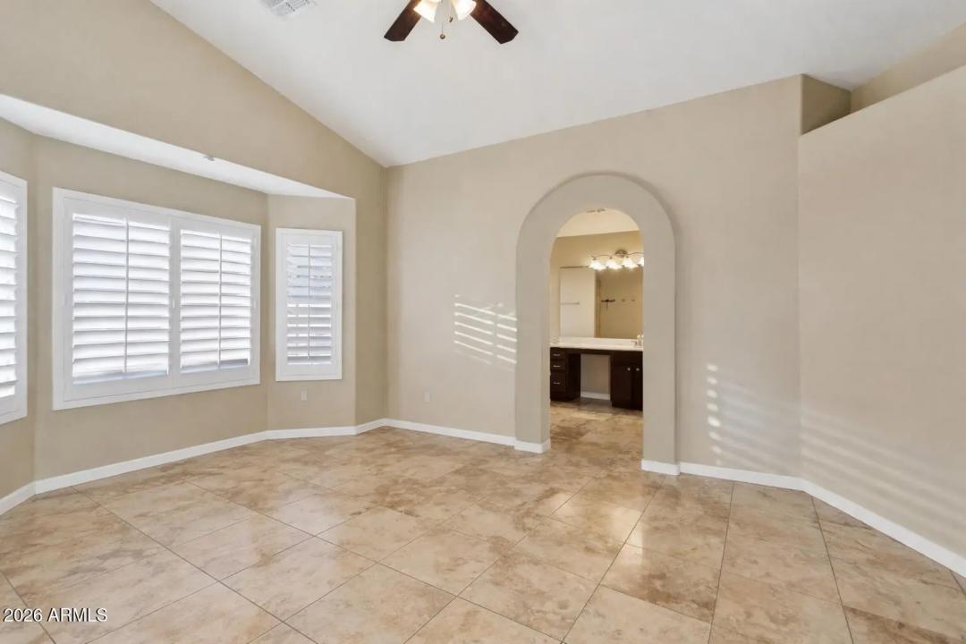 Real Estate Picture 8