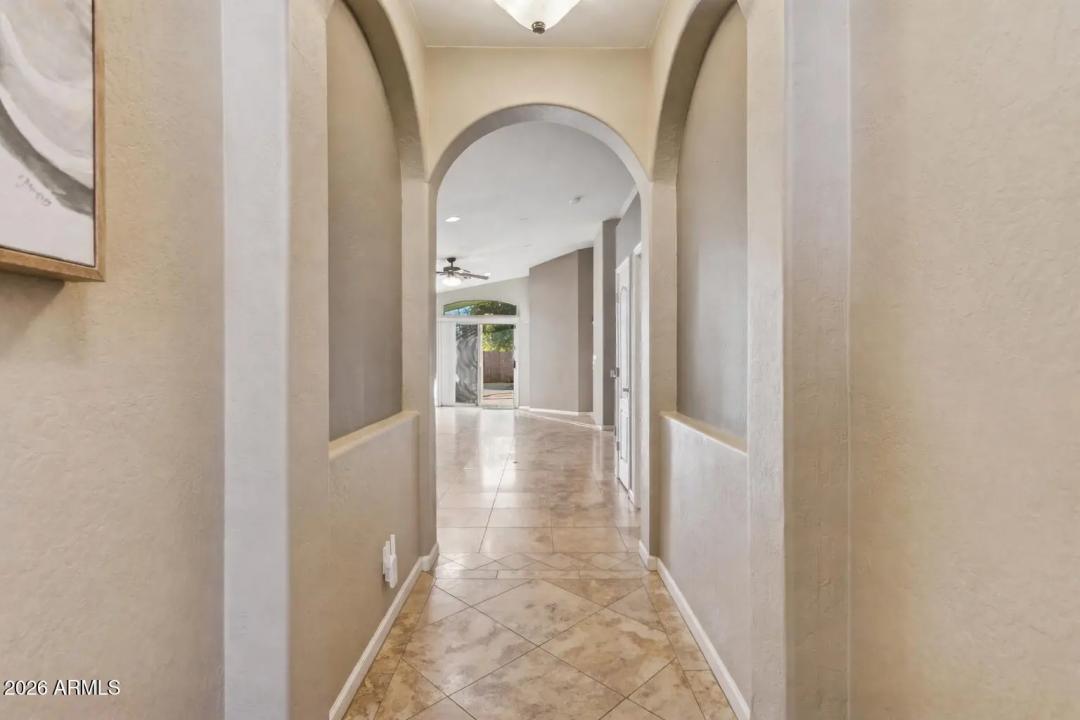 Real Estate Picture 4