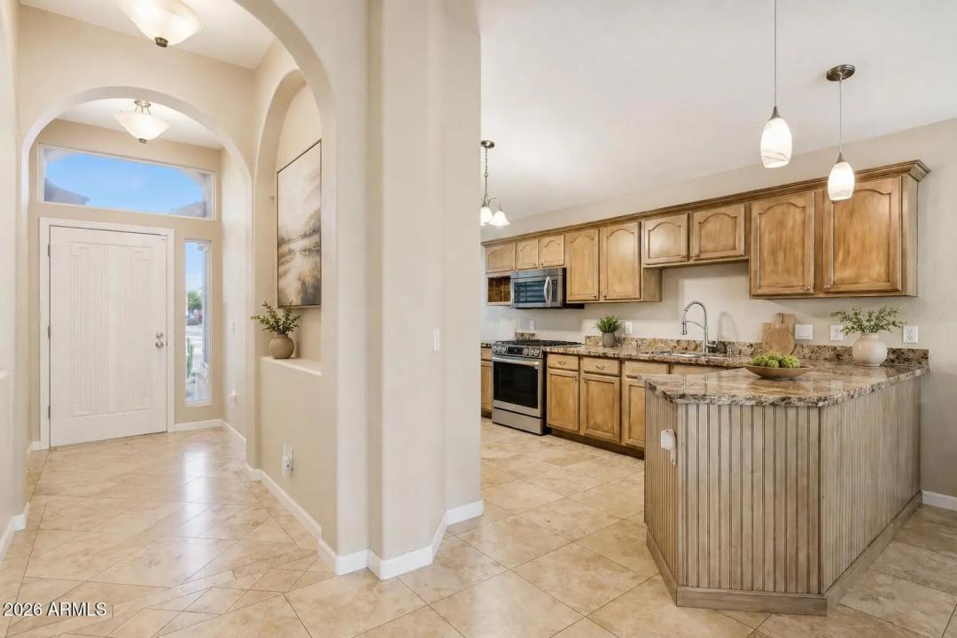 Real Estate Picture 9