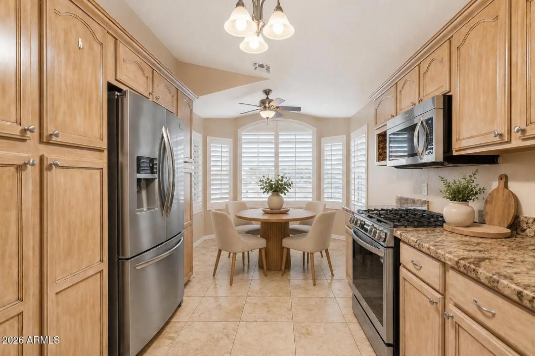 Real Estate Picture 8