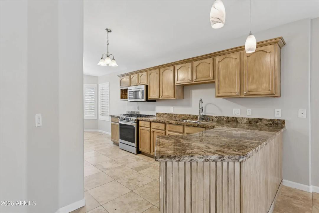 Real Estate Picture 14
