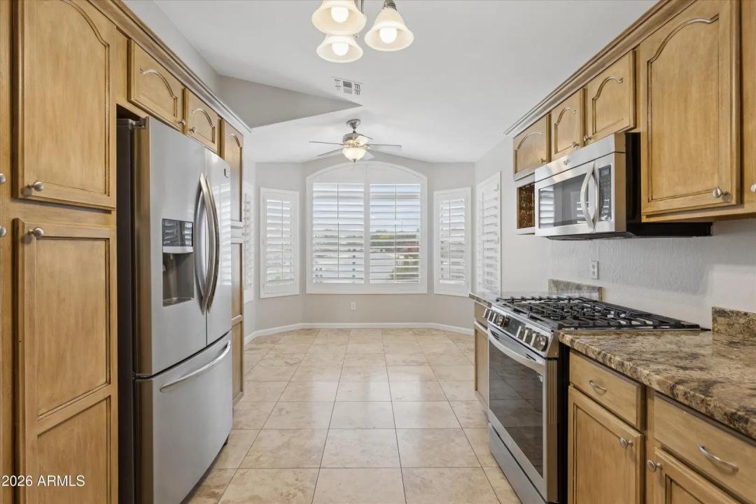 Real Estate Picture 7