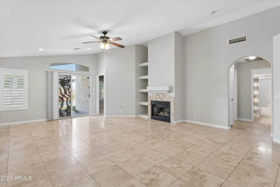 Real Estate Picture 17