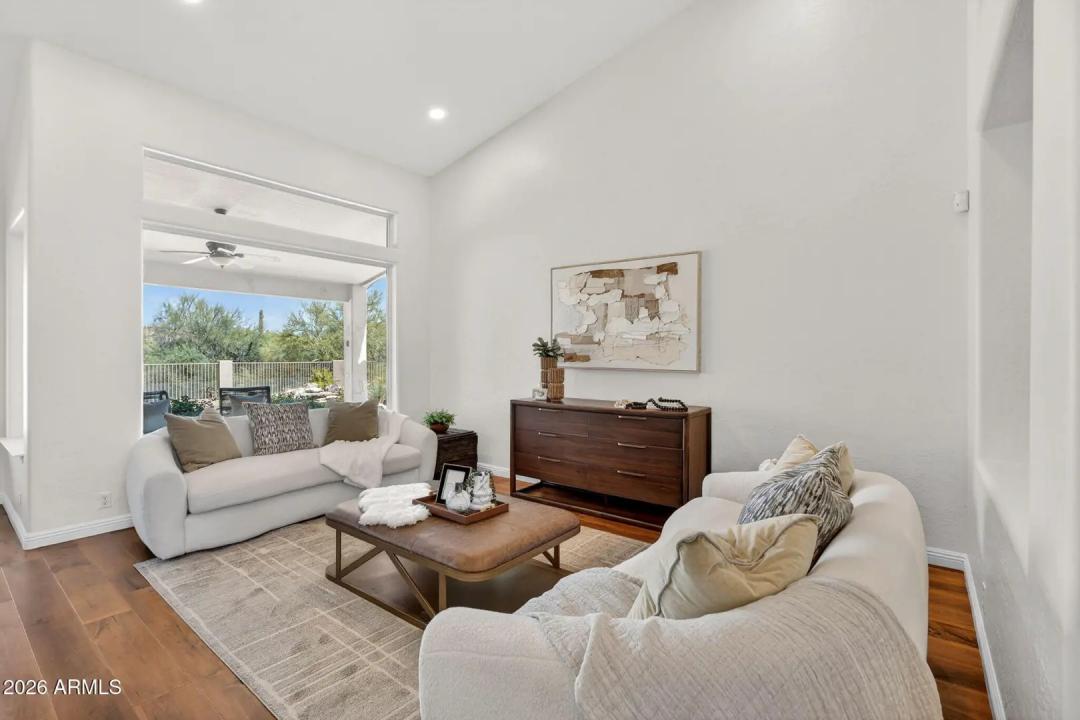 Real Estate Picture 6