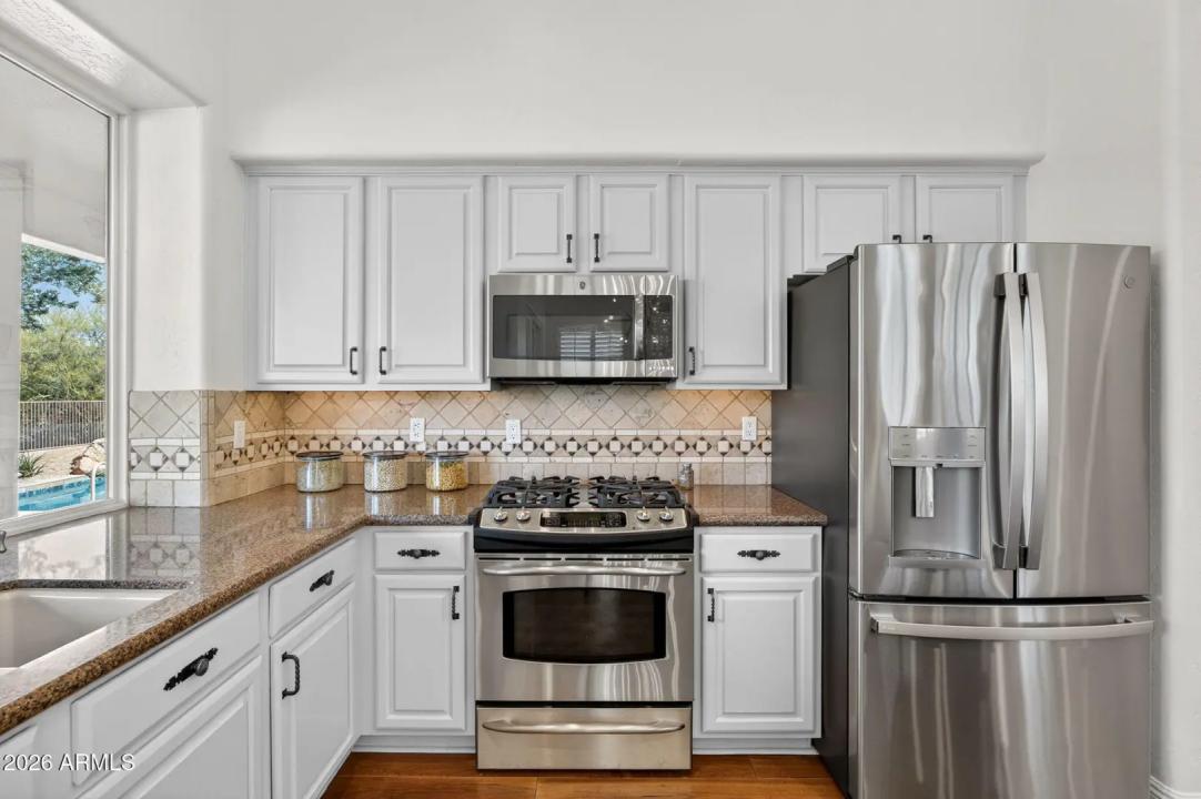 Real Estate Picture 15