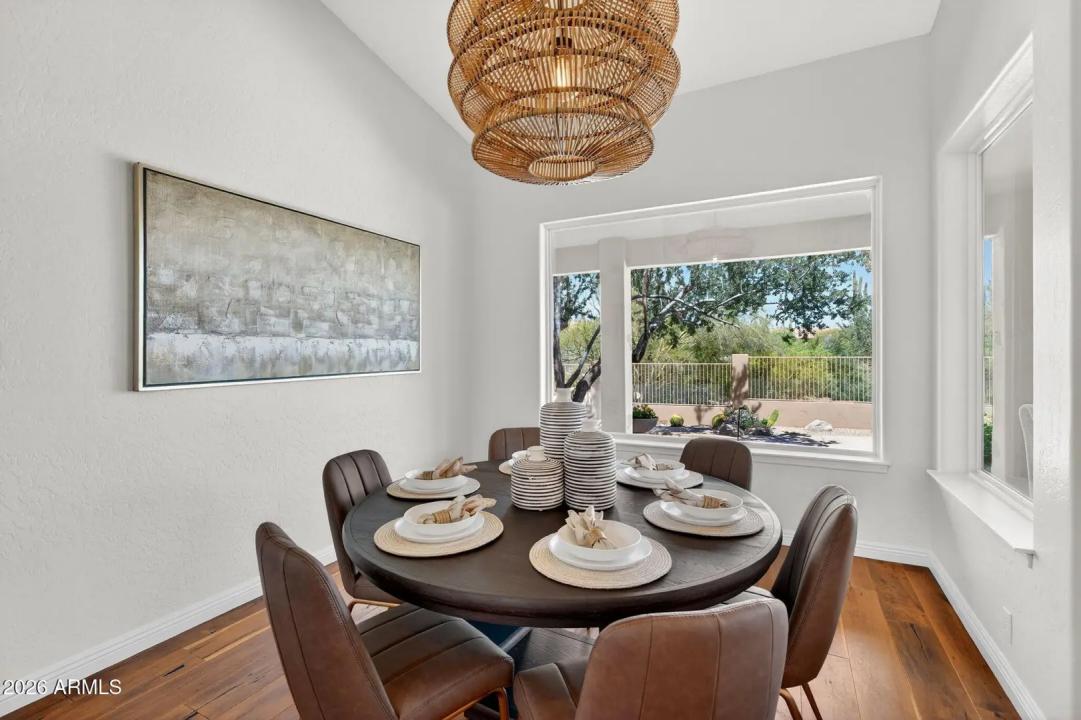 Real Estate Picture 8