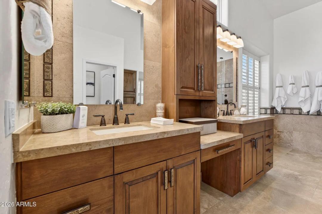 Real Estate Picture 23