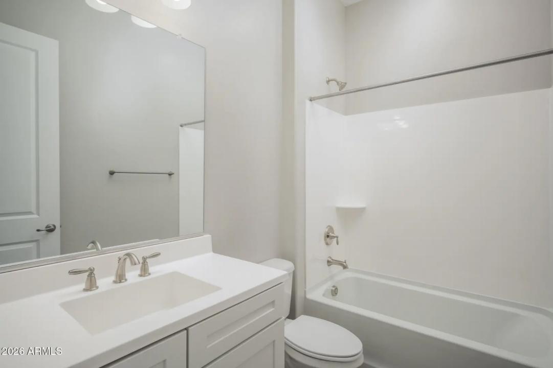 Real Estate Picture 18