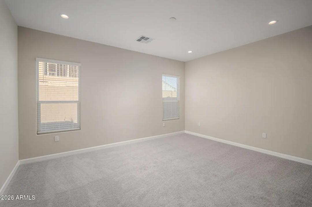 Real Estate Picture 11