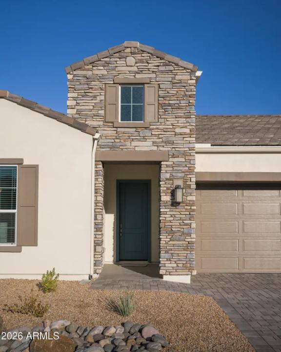 Real Estate Picture 4