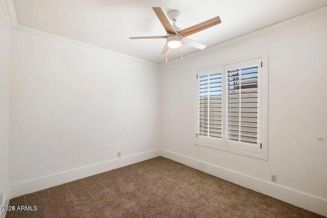 Real Estate Picture 18