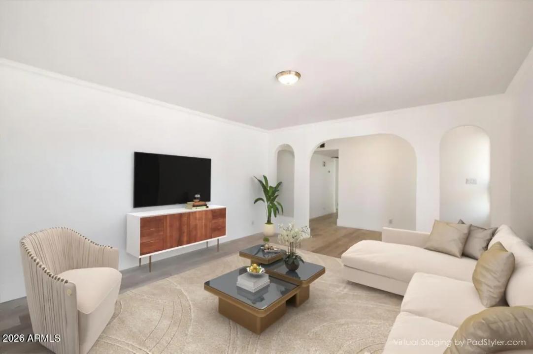 Real Estate Picture 3