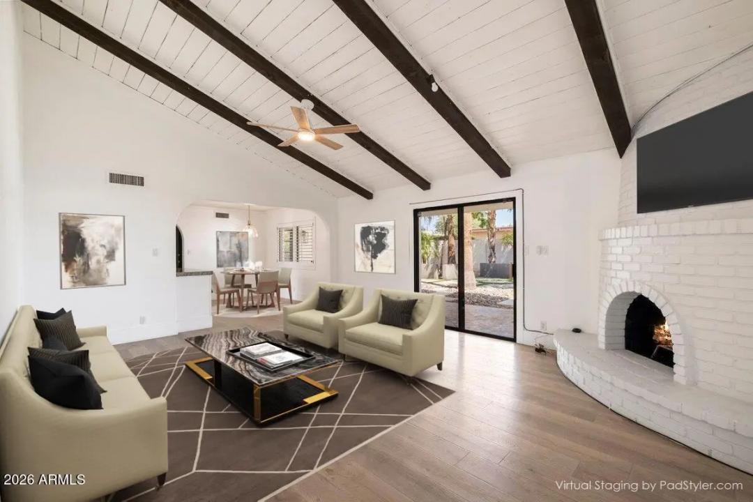 Real Estate Picture 6