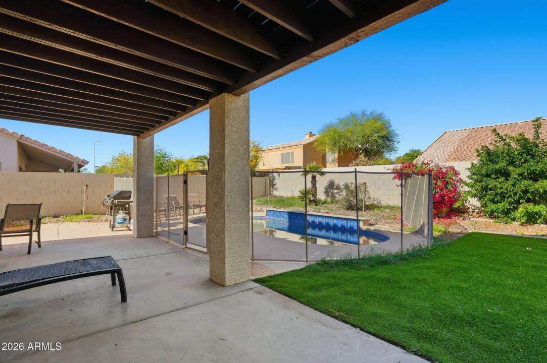 Real Estate Picture 23