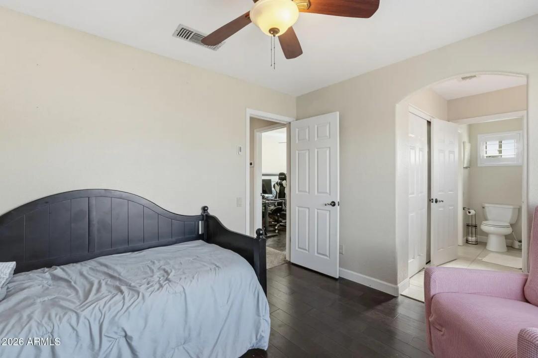 Real Estate Picture 28