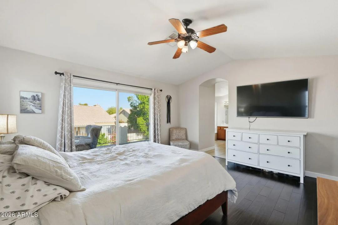 Real Estate Picture 17