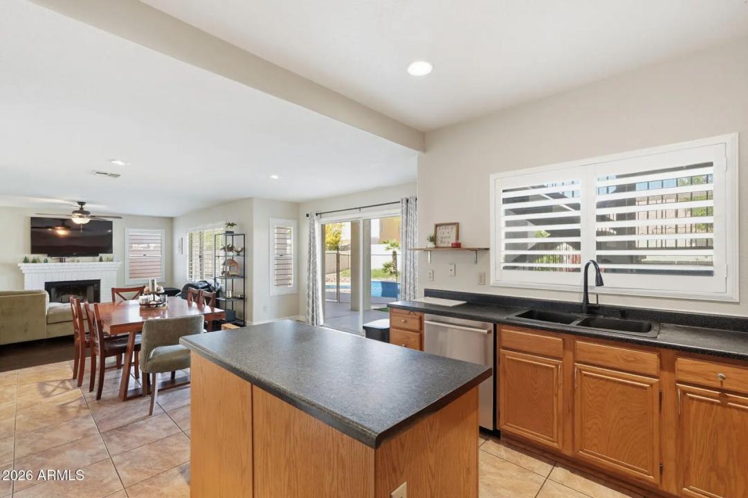 Real Estate Picture 10