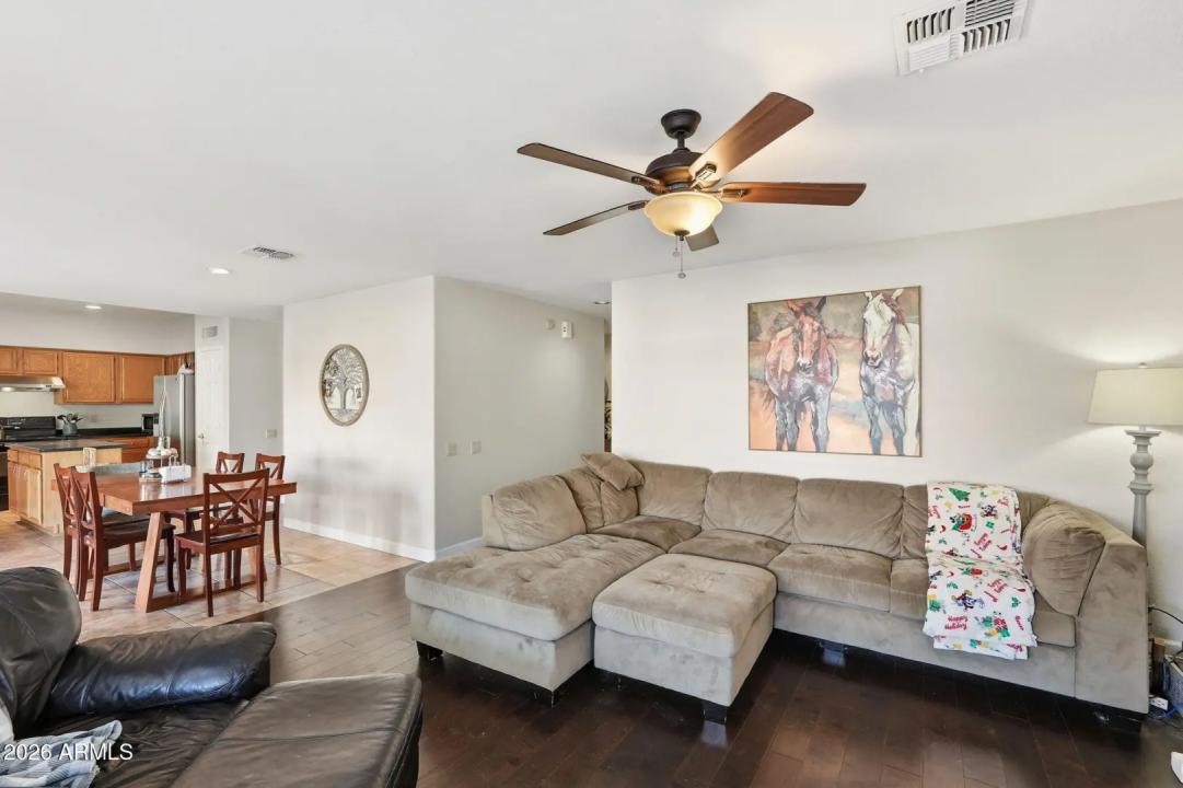 Real Estate Picture 6