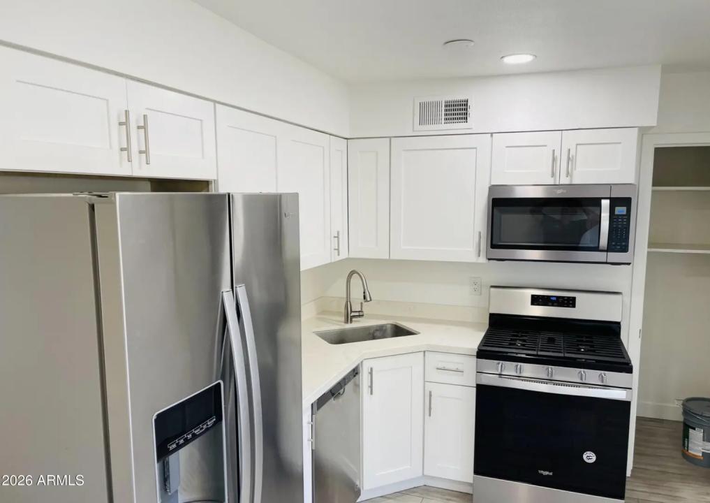 Real Estate Picture 7