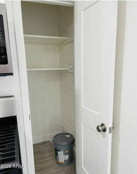 Real Estate Picture 9