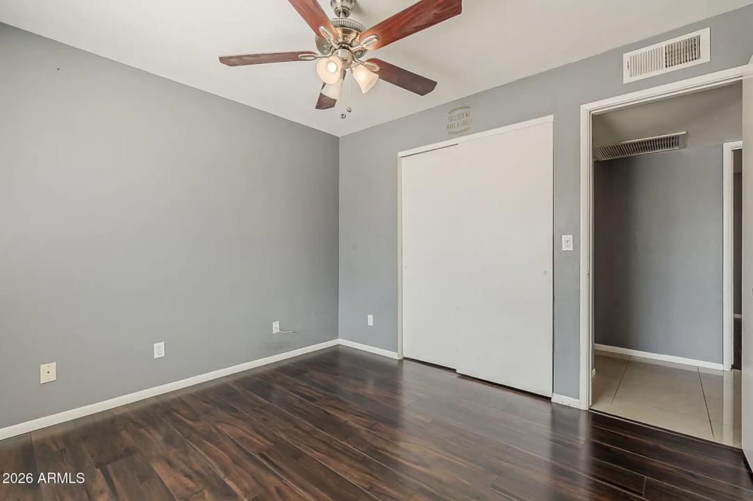 Real Estate Picture 14