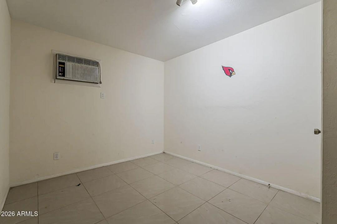 Real Estate Picture 16