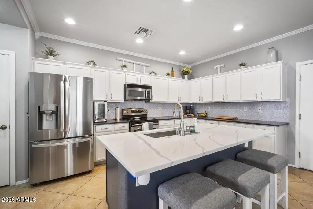 5812 E HOLMES Avenue Mesa AZ 85206