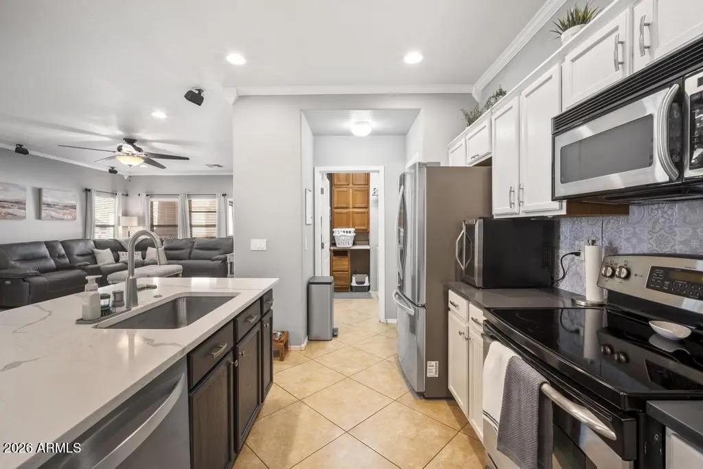 Real Estate Picture 6