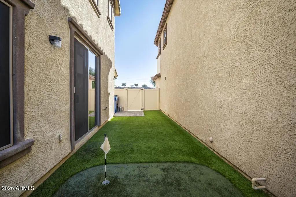 Real Estate Picture 16