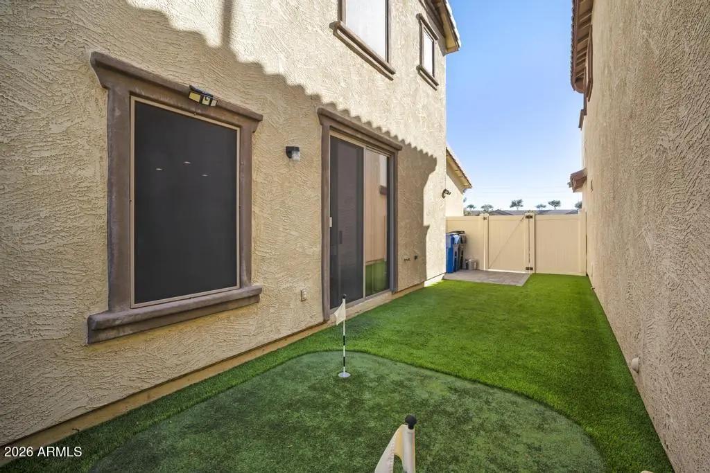 Real Estate Picture 17