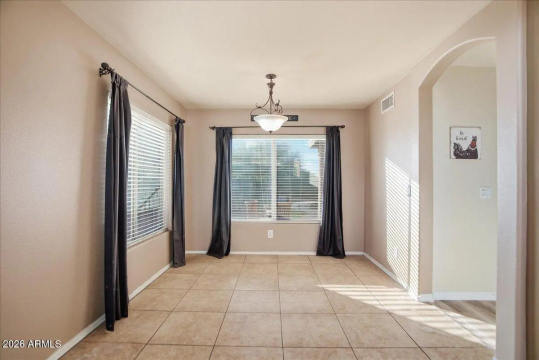 Real Estate Picture 8