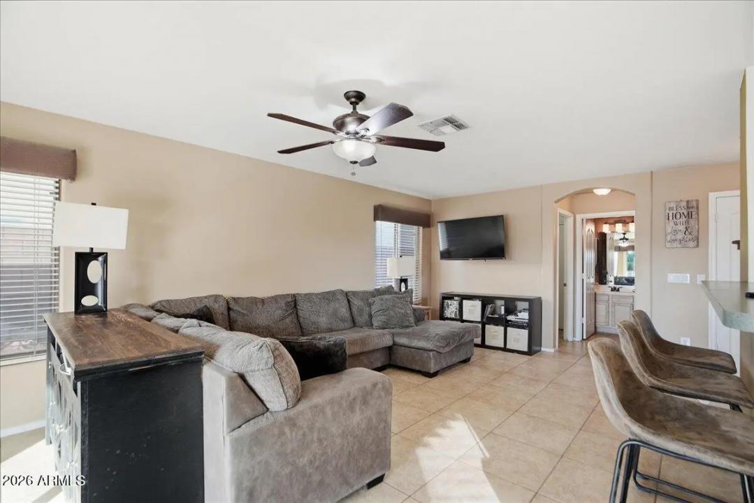 Real Estate Picture 11