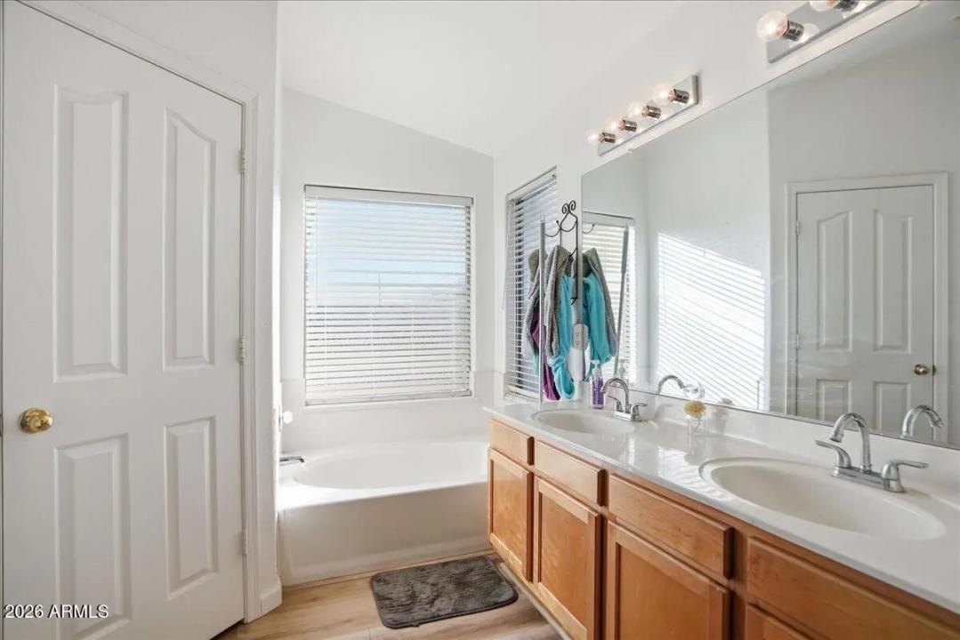 Real Estate Picture 21