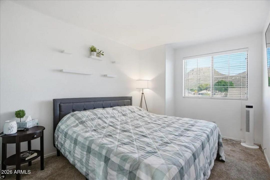 Real Estate Picture 24