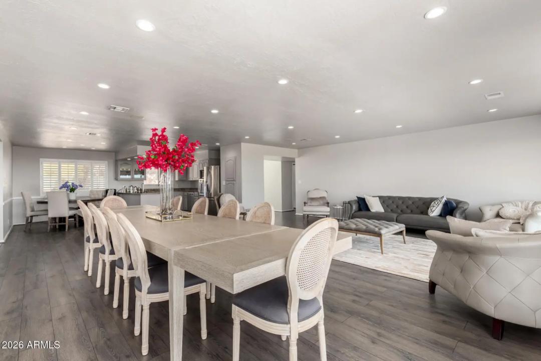 Real Estate Picture 11