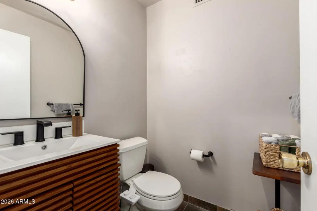 Real Estate Picture 19