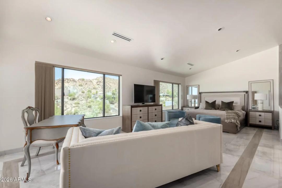 Real Estate Picture 22