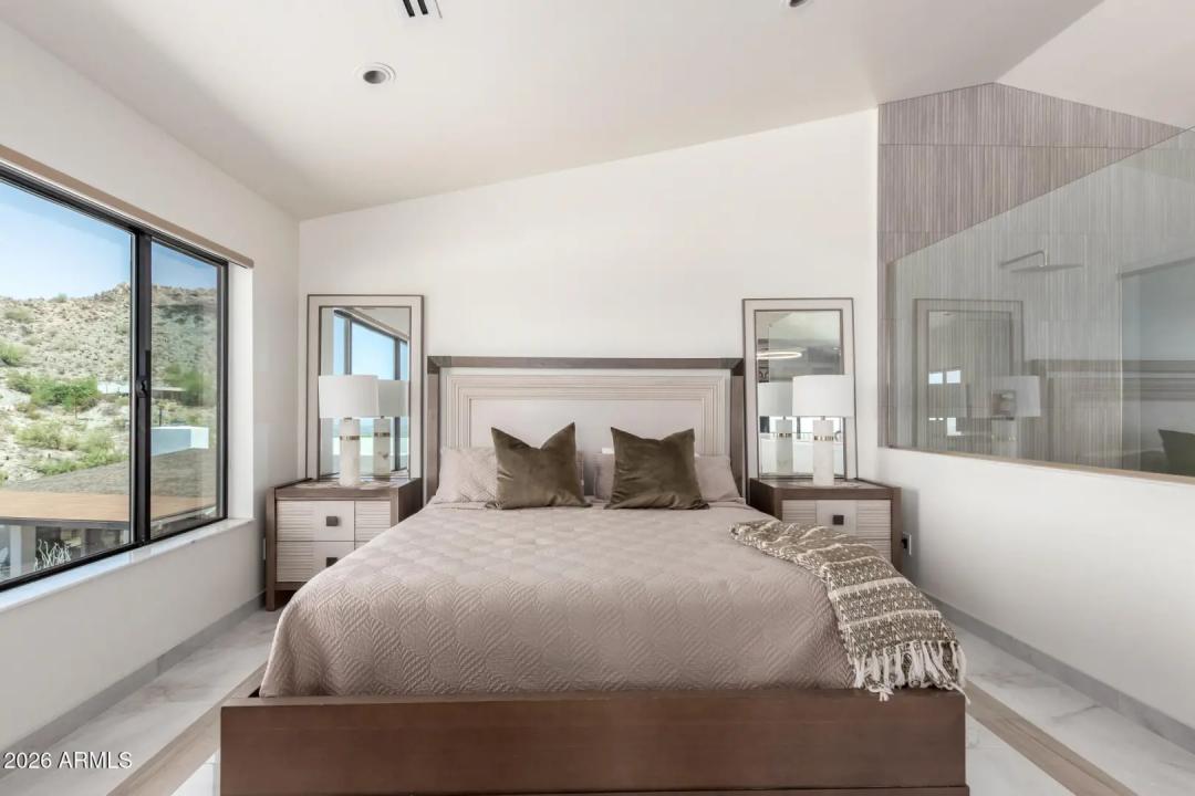 Real Estate Picture 24