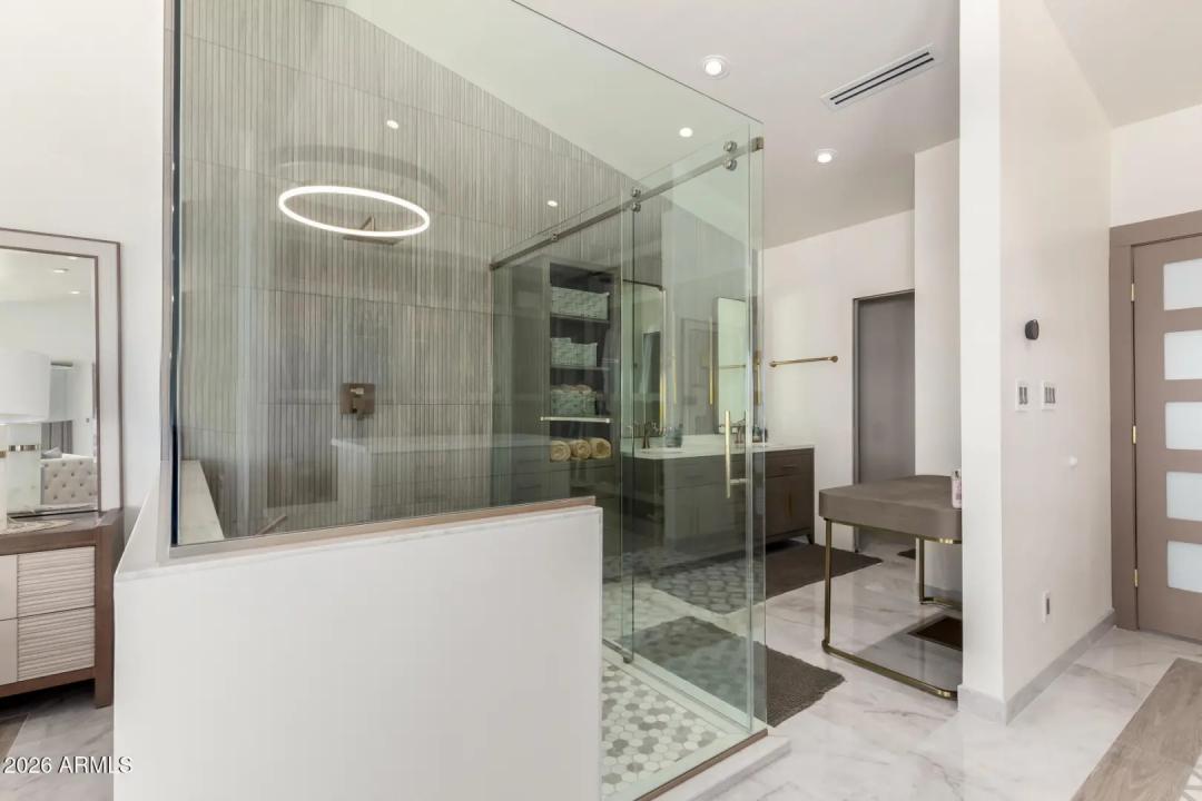 Real Estate Picture 25