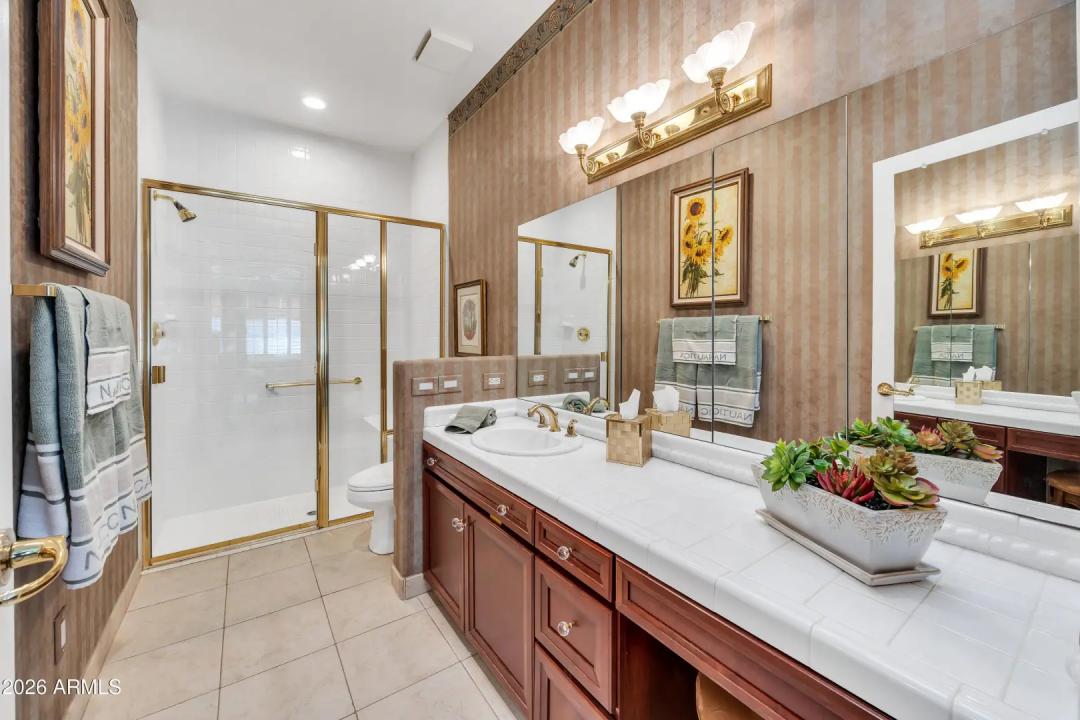 Real Estate Picture 14