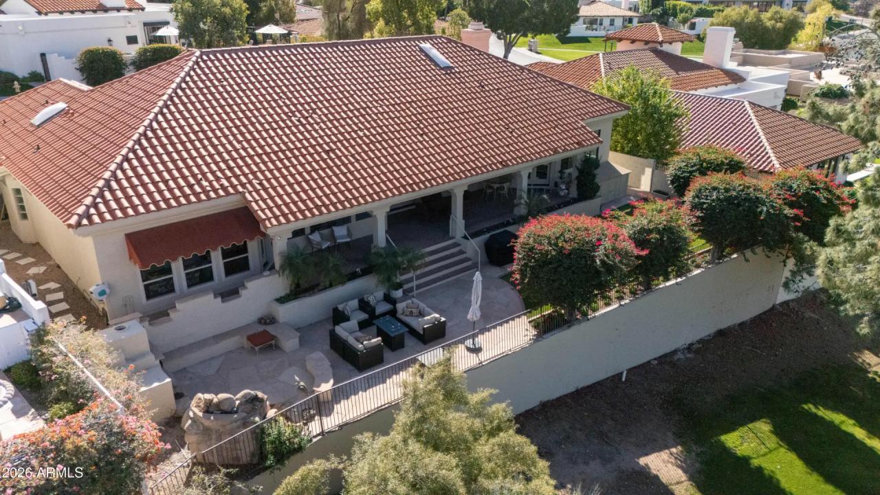 Real Estate Picture 3