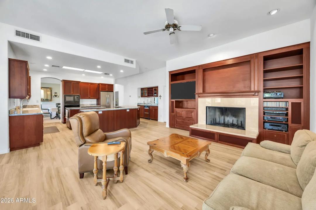 Real Estate Picture 10