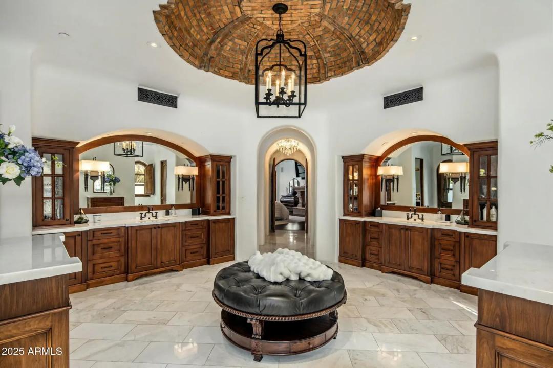 Real Estate Picture 12